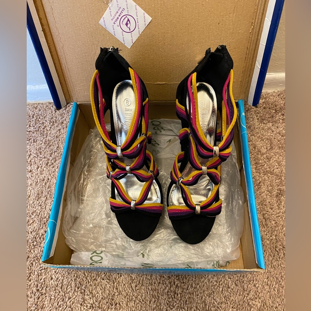 Multi Colored Strappy Blk Wedges NIB with Silver accents & back zipper - Picture 8 of 11